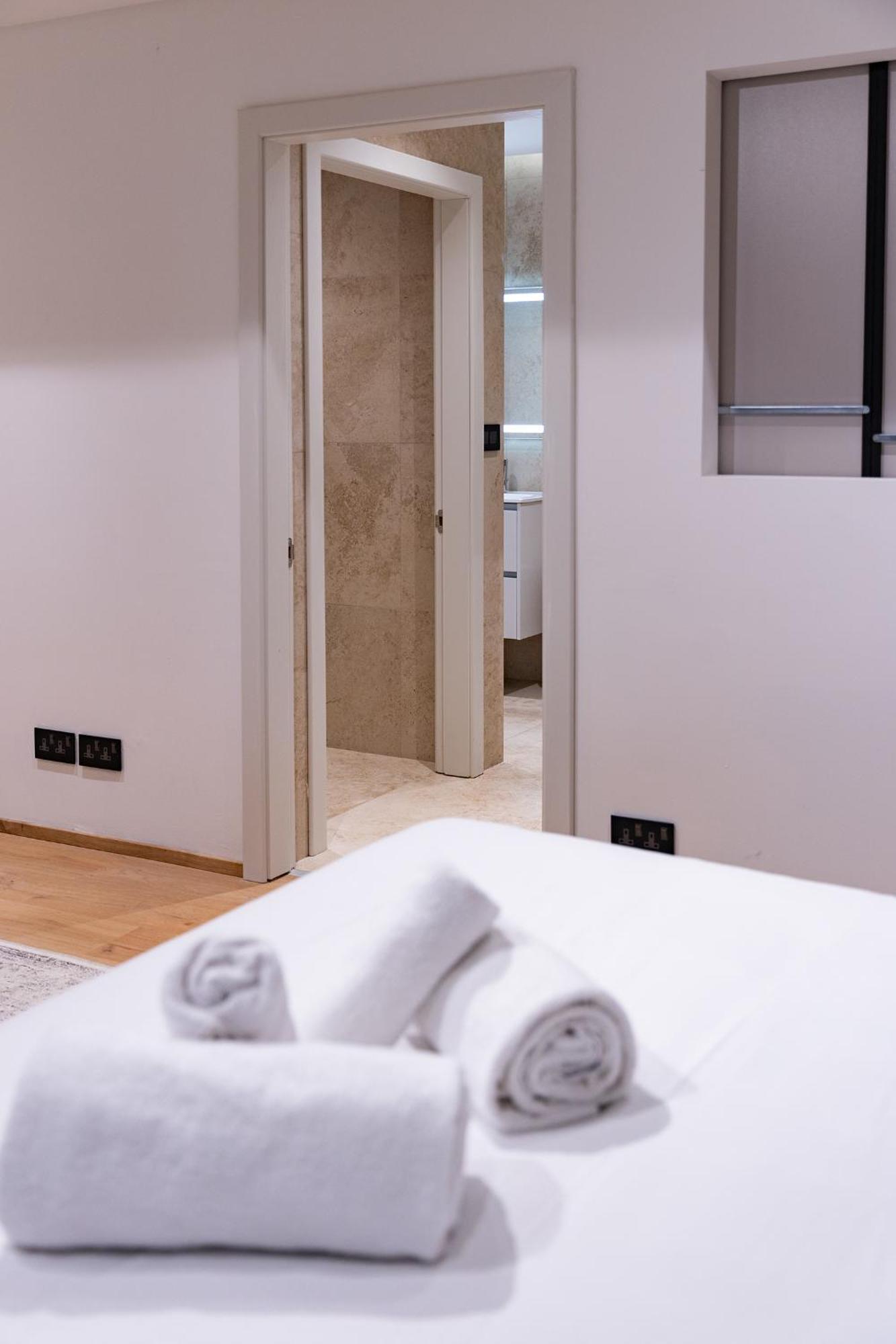 Florette Suite 1Br With Stunning Lounge Terrace By Arcobnb Floriana Eksteriør bilde