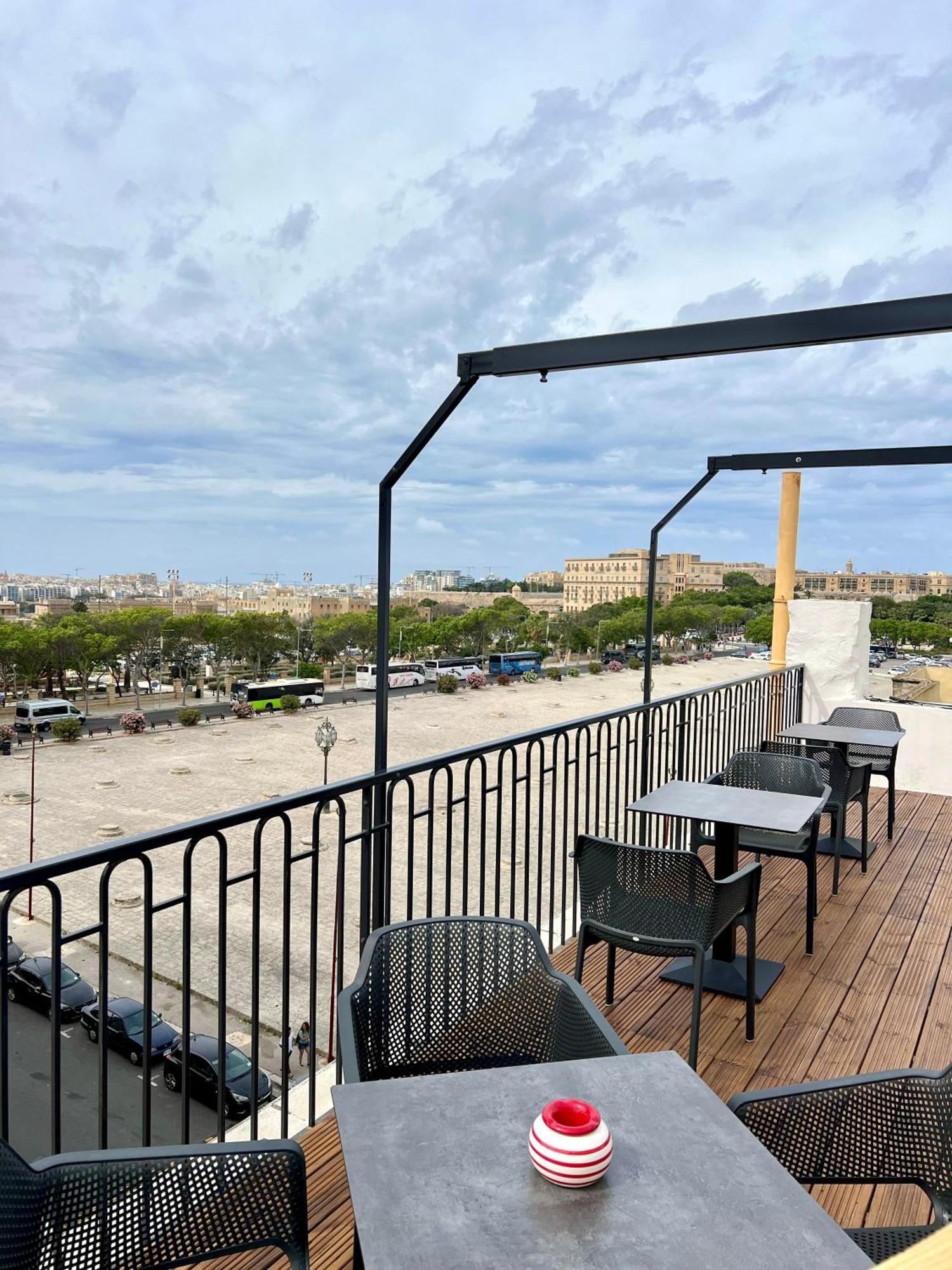 Florette Suite 1Br With Stunning Lounge Terrace By Arcobnb Floriana Eksteriør bilde
